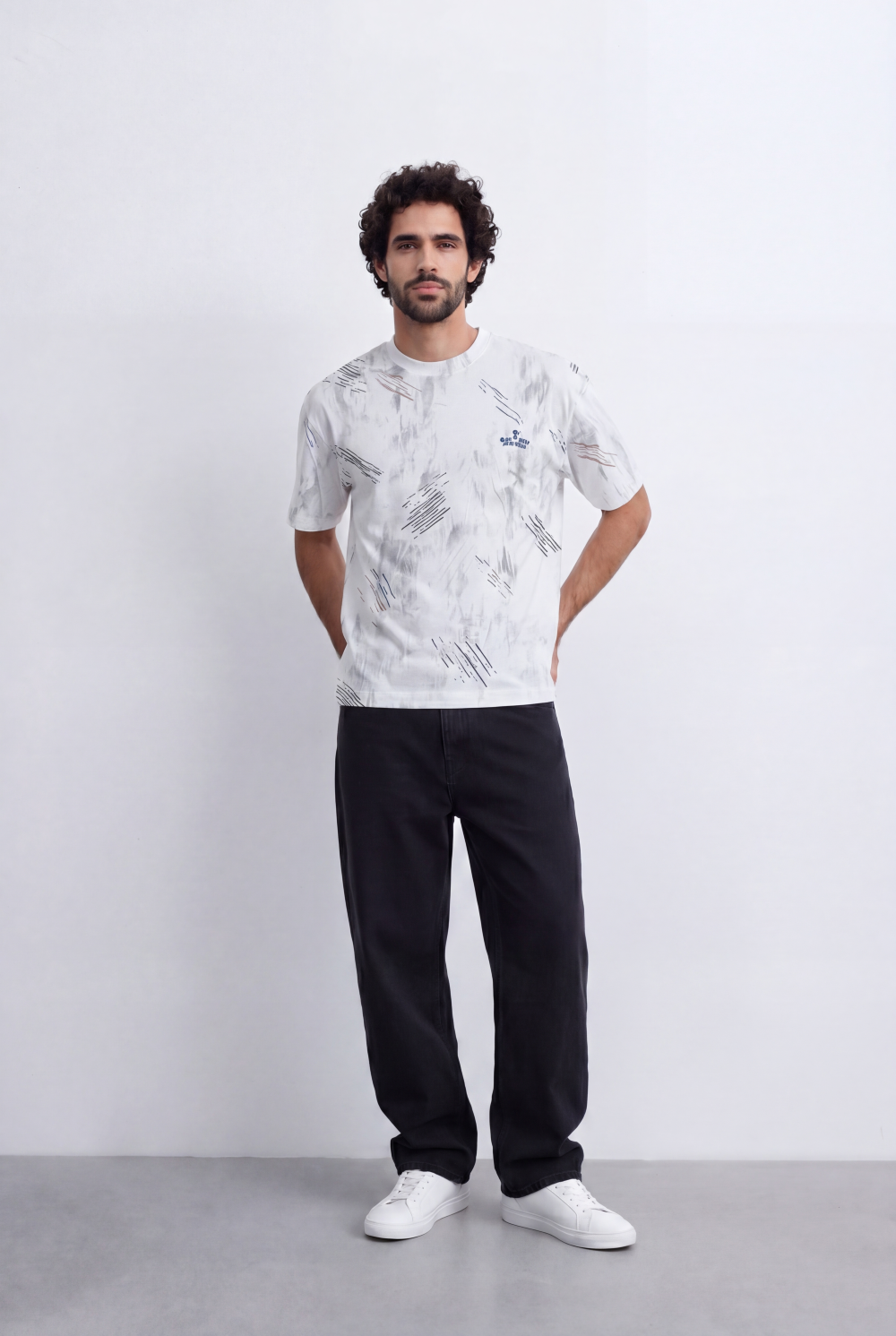 Men’s T-Shirt Brush Wash Effect Scribble Print