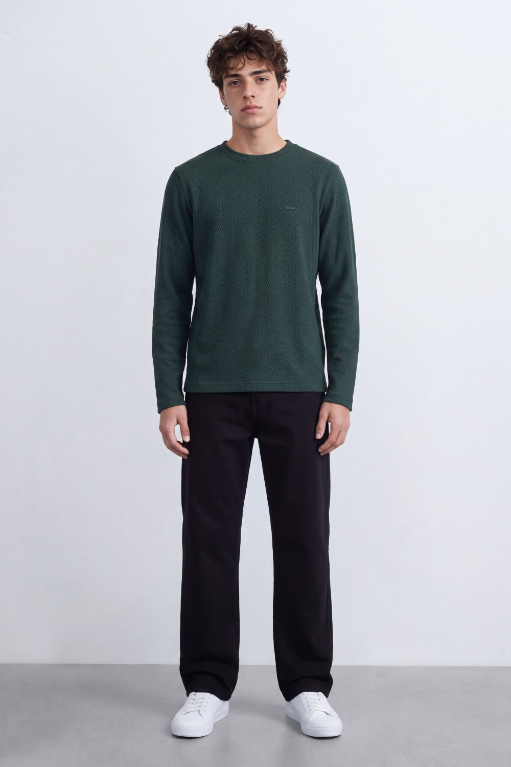 Tomatos Men's Classic Basic Long Sleeve Crewneck T-Shirt