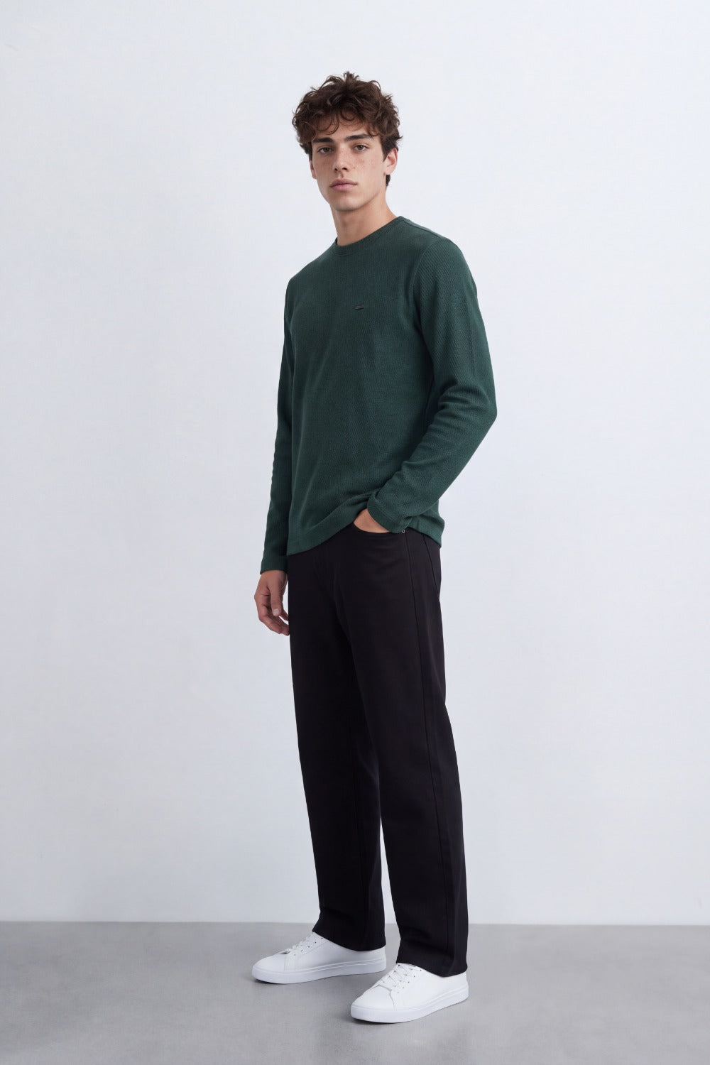 Tomatos Men's Classic Basic Long Sleeve Crewneck T-Shirt