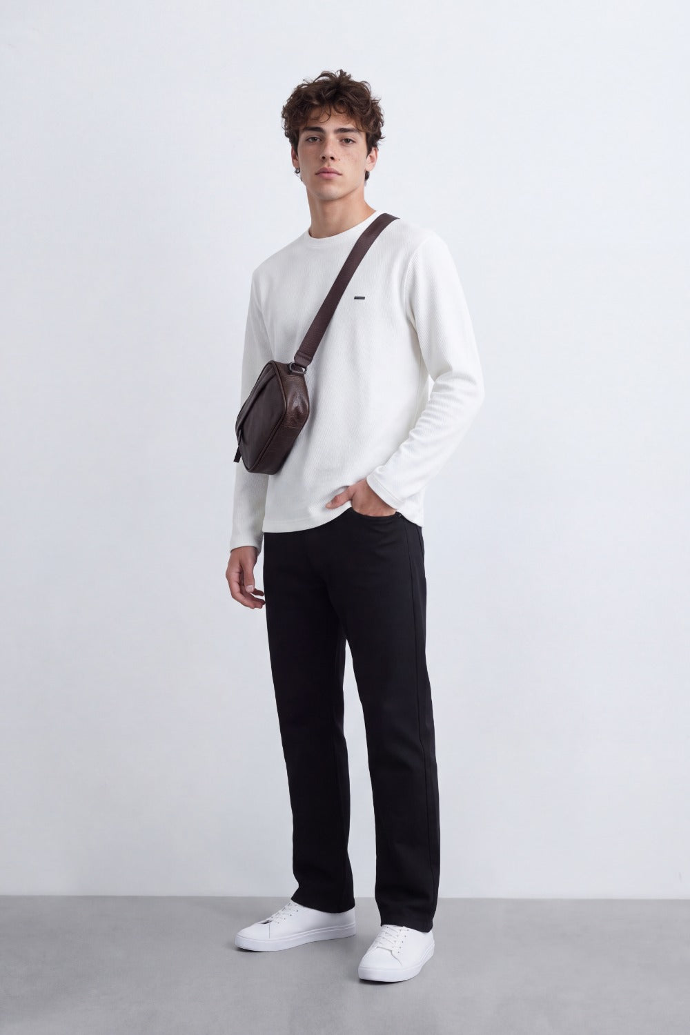Tomatos Men's Classic Basic Long Sleeve Crewneck T-Shirt